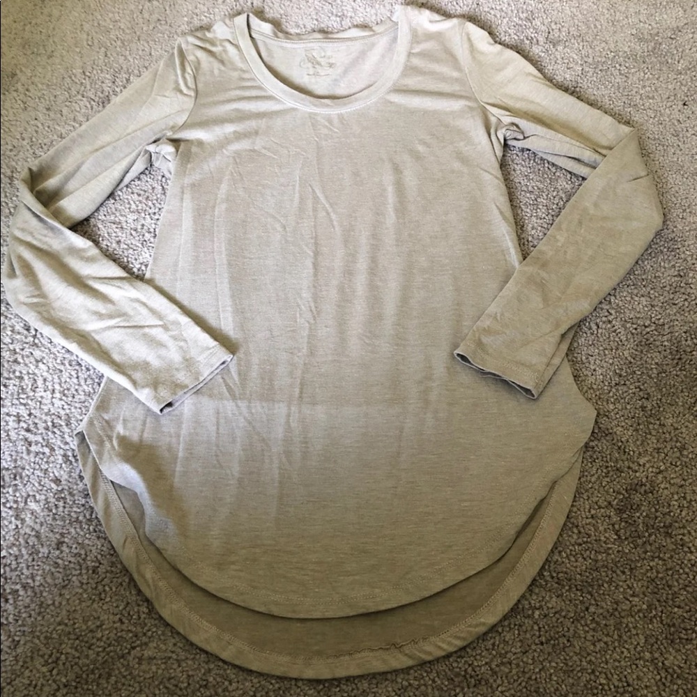 Como vintage tan long sleeve shirt